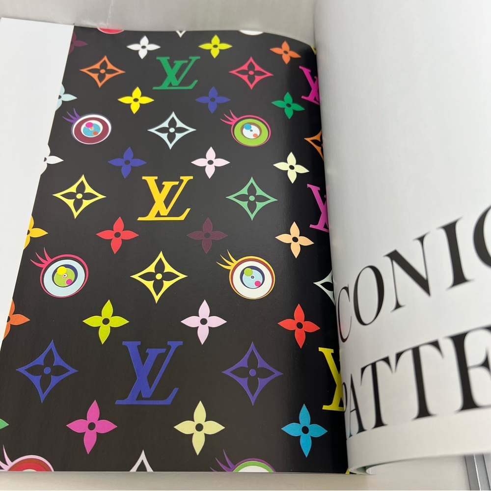 Louis Vuitton Book Magazine #12 - Picture 5 of 5